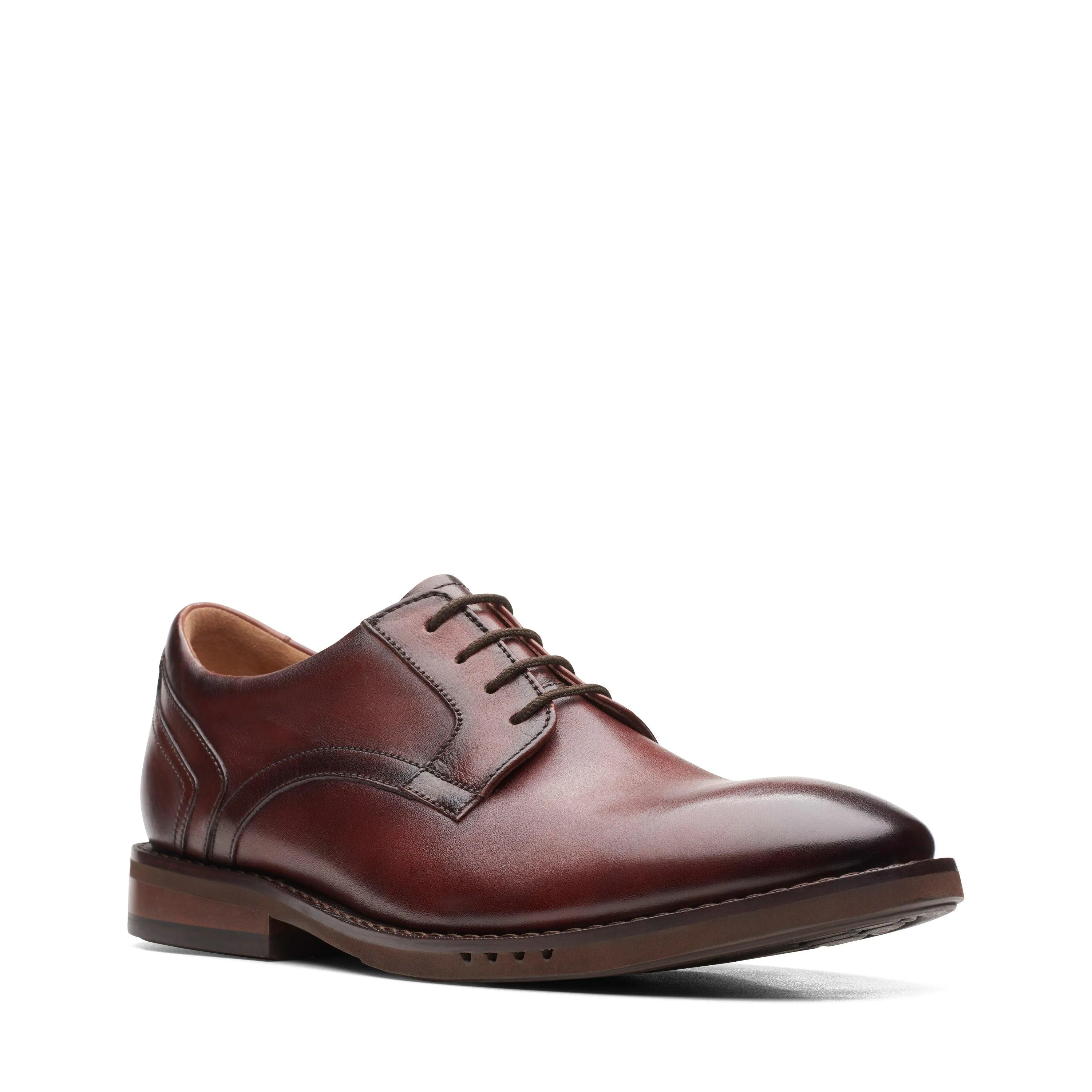 Clarks Un Hugh Lace in Brown Leather