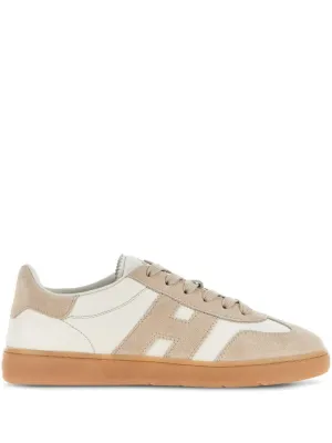 Light White Sneakers With Smooth And Suede Textures