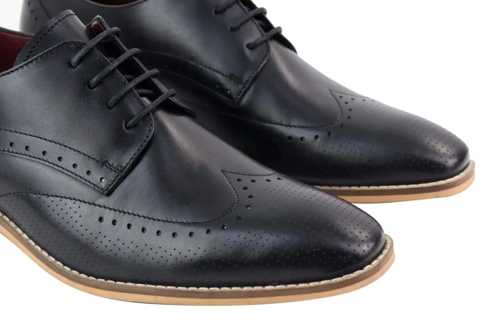 Mens Classic Oxford Brogue Shoes in Perforated Black Leather