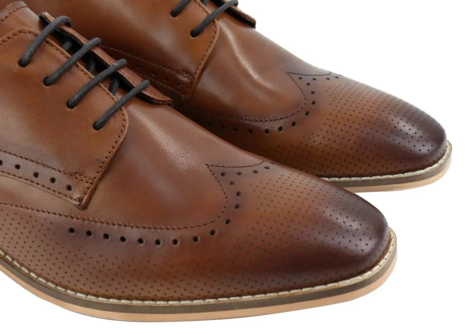 Mens Classic Oxford Brogue Shoes in Perforated Tan Leather