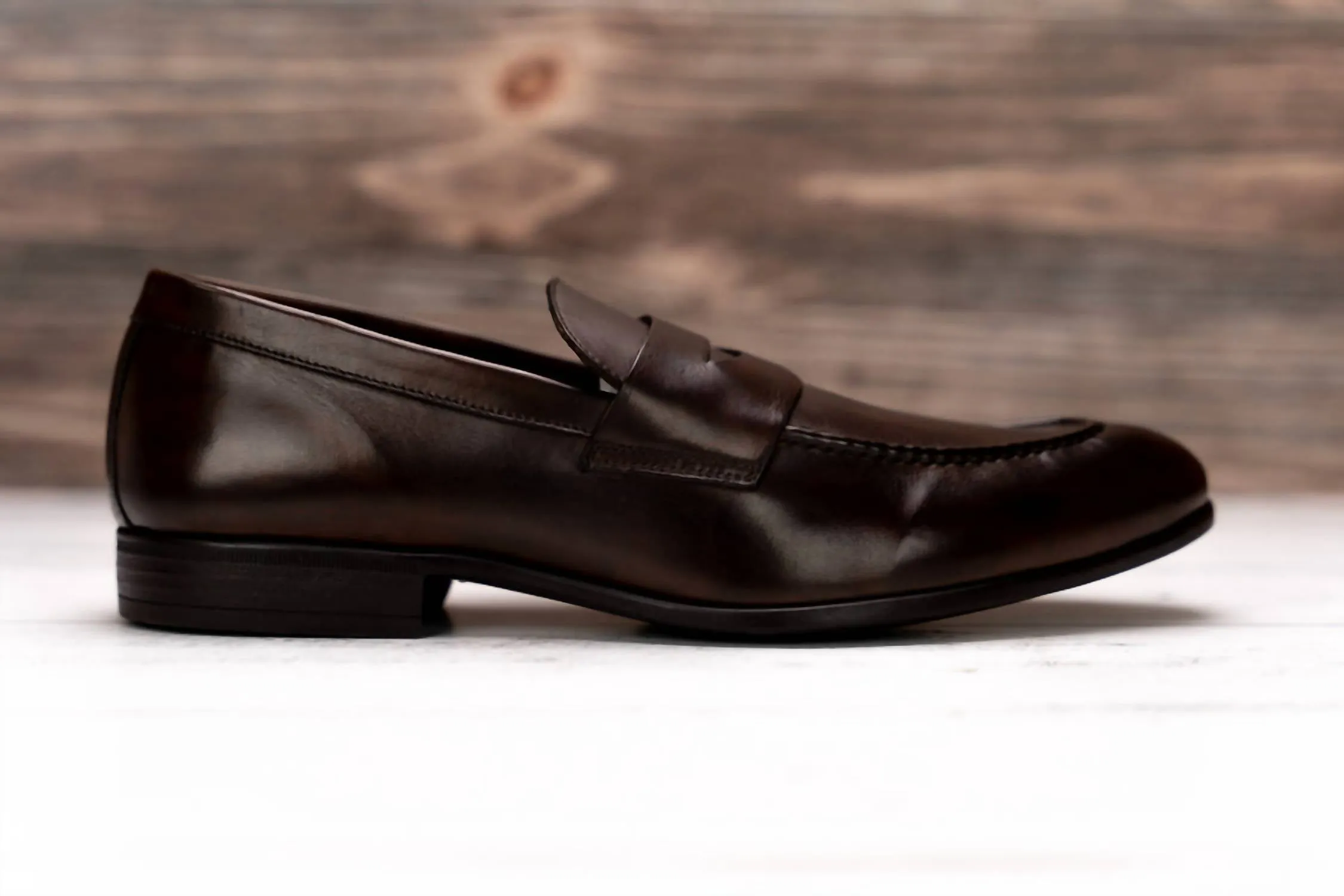 Men's The Cannon Penny Loafer In Chocolate