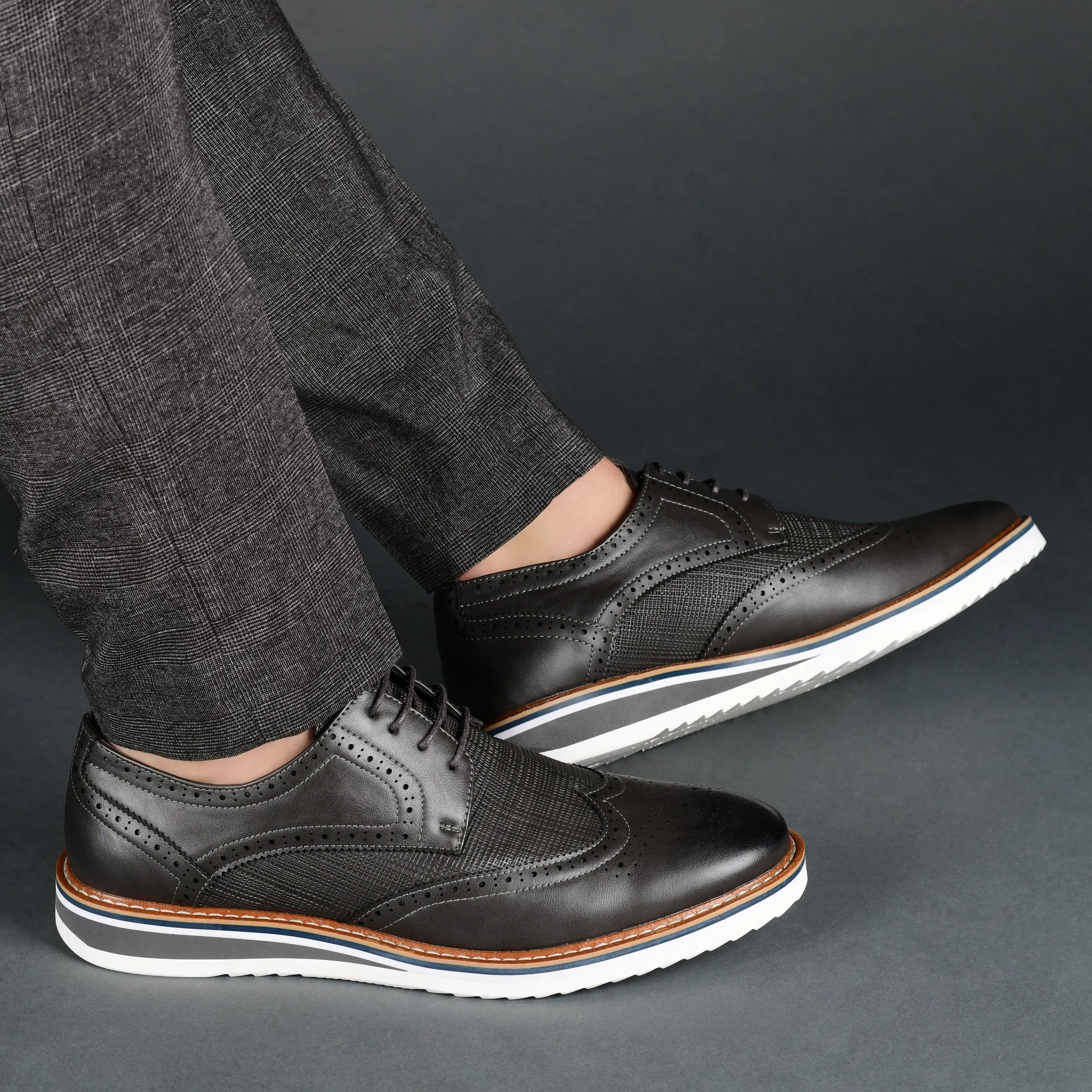 Vance Co. Warrick Wide Width Wingtip Derby